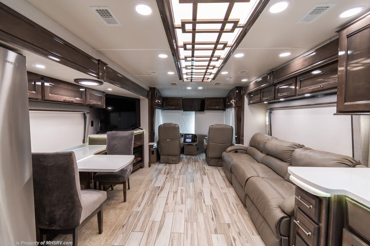 2022 Entegra Coach Aspire 44Z - Used Diesel Pusher For Sale by Motor Home Specialist in Alvarado, Texas features Theater Seating