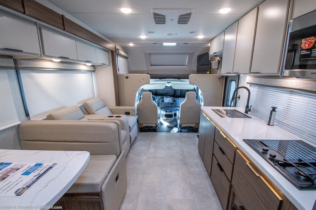 2027 Thor Motor Coach Quantum HS31 - New Class C For Sale by Motor Home Specialist in Alvarado, Texas features Theater Seating
