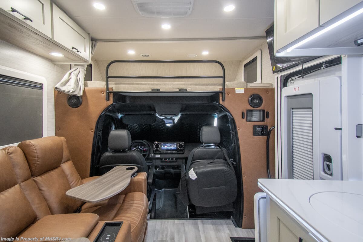 2027 Isata 3 Series 24TW by Dynamax Corp from Motor Home Specialist in Alvarado, Texas