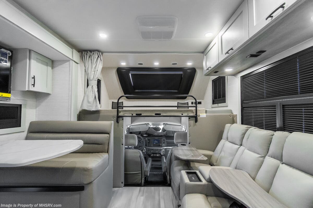 2027 Isata 6 Series 32KS by Dynamax Corp from Motor Home Specialist in Alvarado, Texas