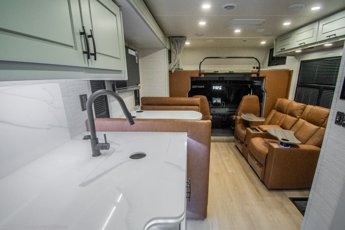 2027 Dynamax Corp DX3 32KD - New Super C For Sale by Motor Home Specialist in Alvarado, Texas