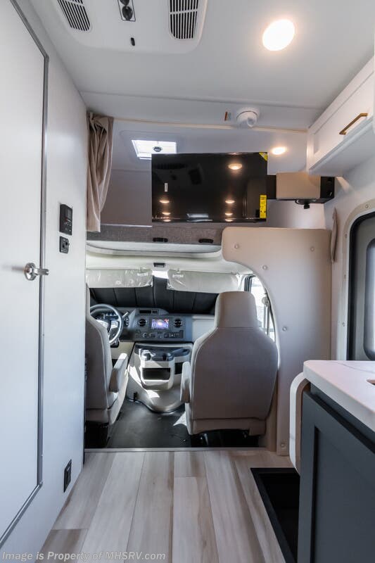 New 2027 Thor Motor Coach Geneva 19VT available in Alvarado, Texas