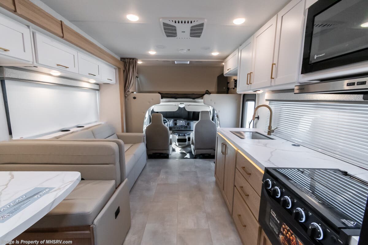 2027 Thor Motor Coach Chateau 31H - New Class C For Sale by Motor Home Specialist in Alvarado, Texas