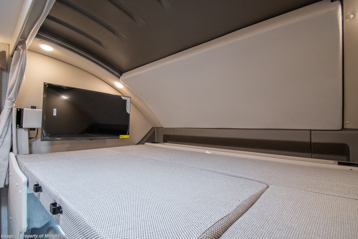 New 2027 Thor Motor Coach Magnitude Grand R36 available in Alvarado, Texas