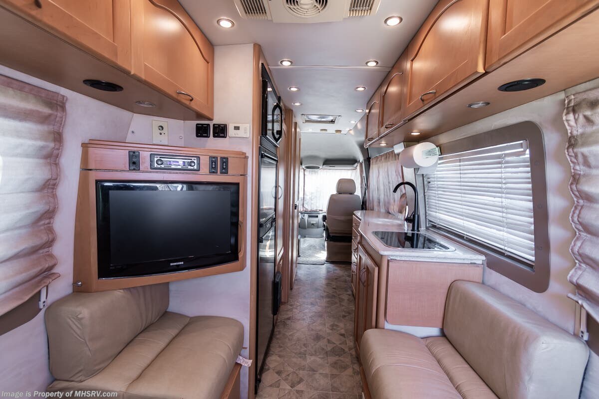 2010 Pleasure-Way Plateau TS 245 - Used Class B For Sale by Motor Home Specialist in Alvarado, Texas
