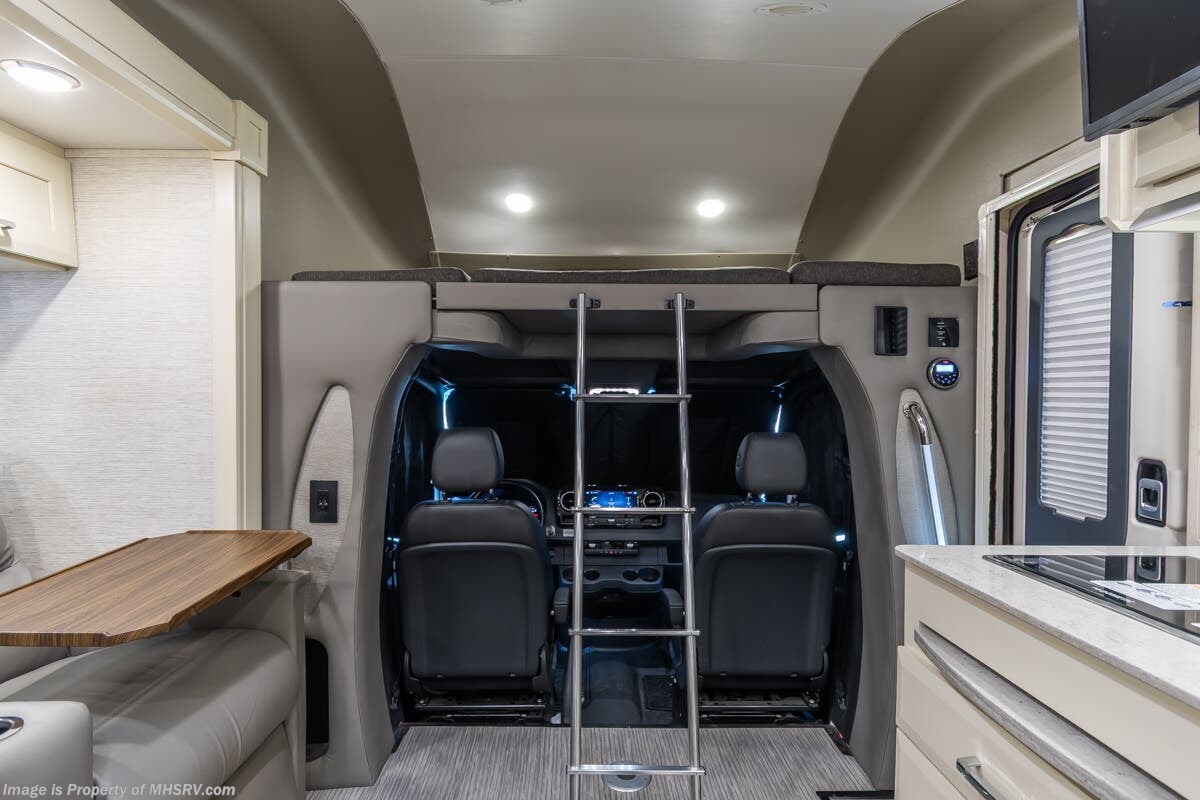 2021 Wayfarer 25RW by Tiffin from Motor Home Specialist in Alvarado, Texas