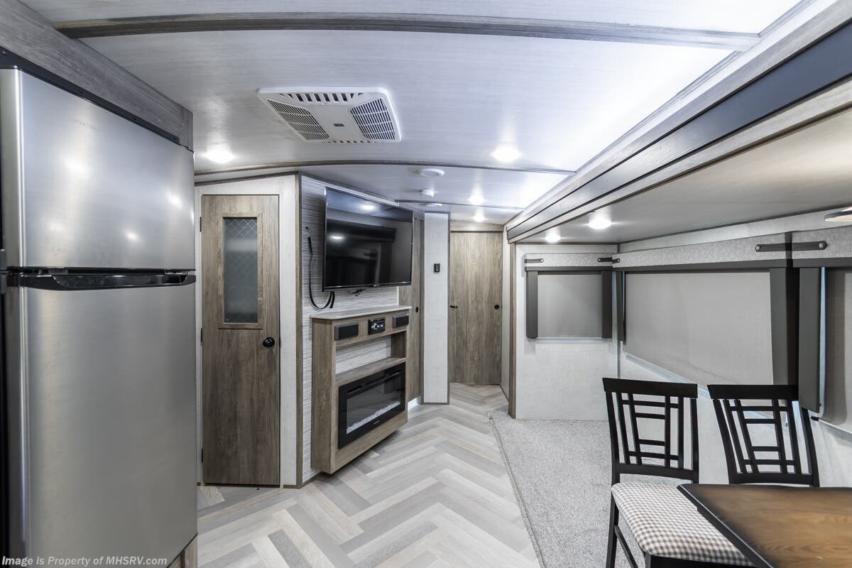 2021 Forest River Salem Hemisphere 270FKS - Used Travel Trailer For Sale by Motor Home Specialist in Alvarado, Texas