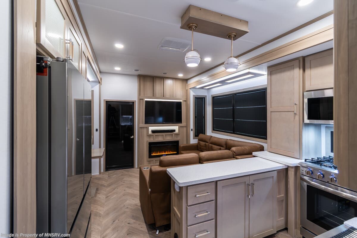2026 Keystone Raptor 441 - Used Toy Hauler For Sale by Motor Home Specialist in Alvarado, Texas
