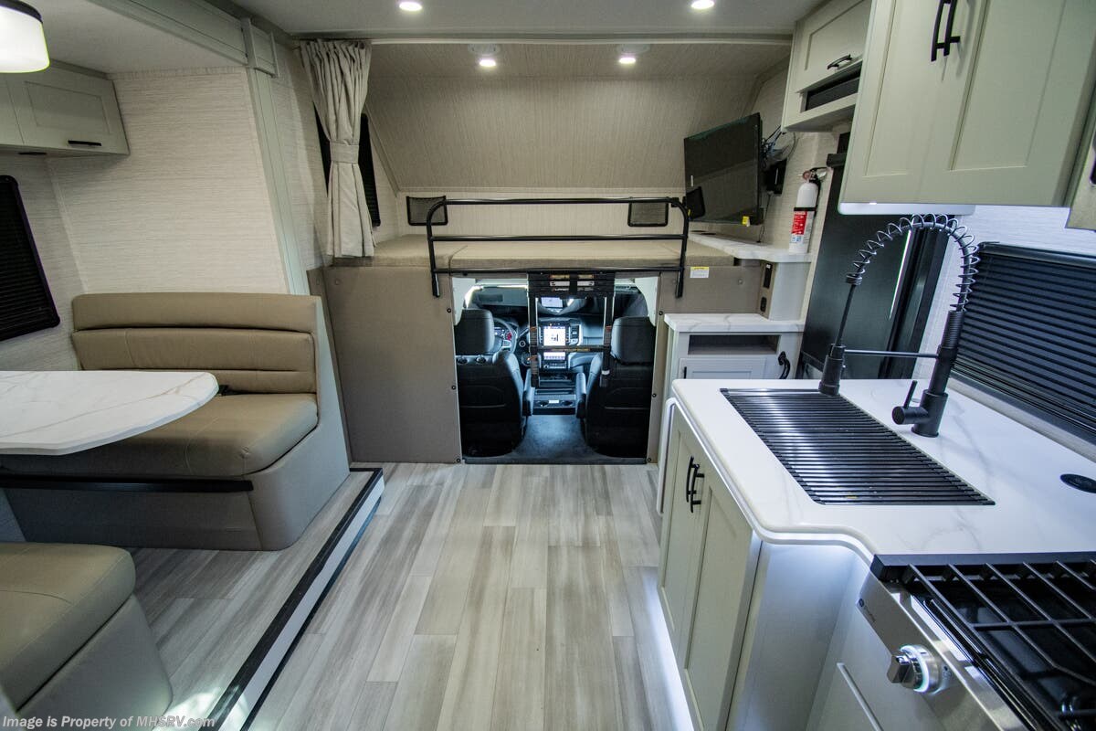 2027 Dynamax Corp Isata 5 Series 28SSEX - New Super C For Sale by Motor Home Specialist in Alvarado, Texas