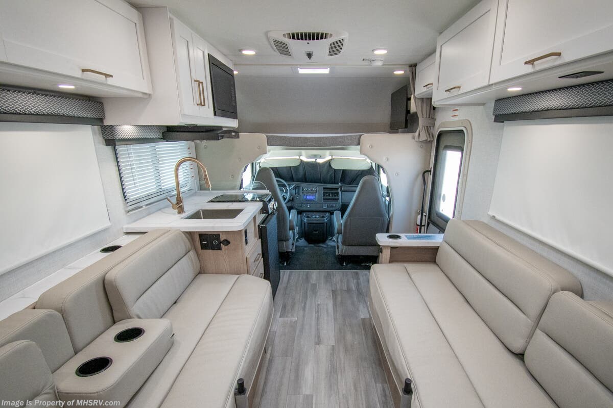 2027 Thor Motor Coach Four Winds 19X - New Class C For Sale by Motor Home Specialist in Alvarado, Texas