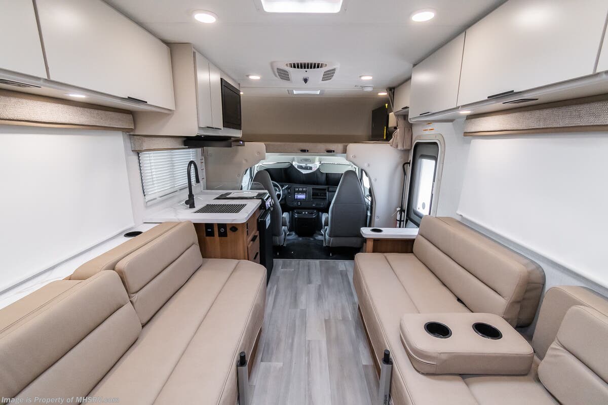 2027 Thor Motor Coach Four Winds 19X - New Class C For Sale by Motor Home Specialist in Alvarado, Texas
