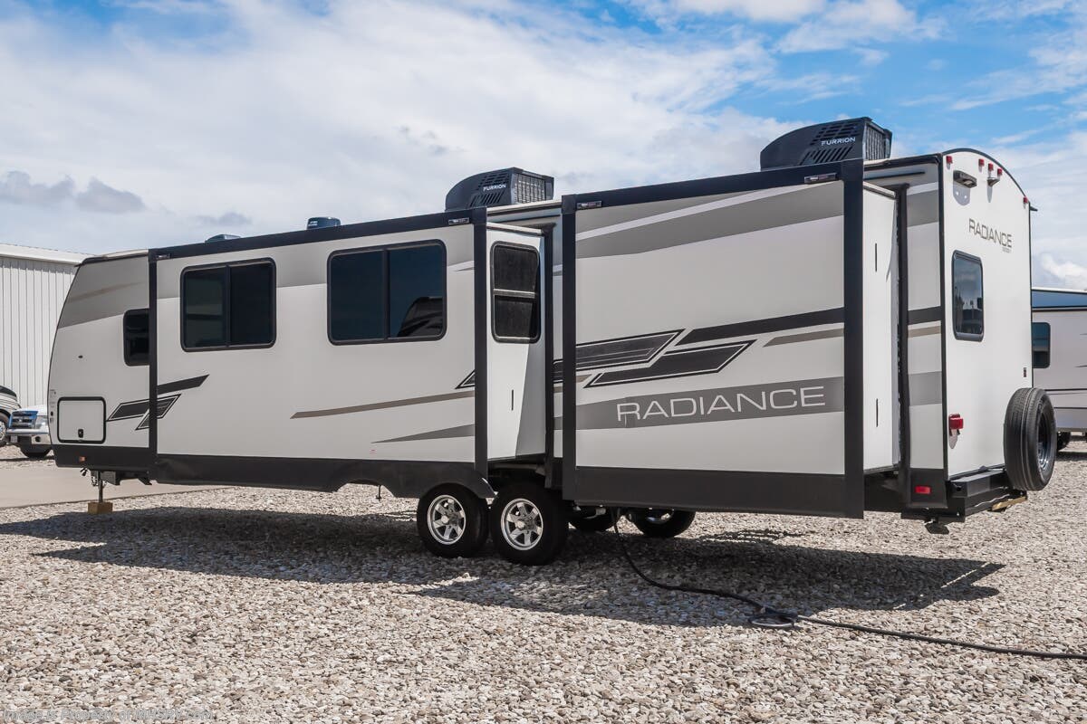 Used 2022 Cruiser RV Radiance R-30DS available in Alvarado, Texas