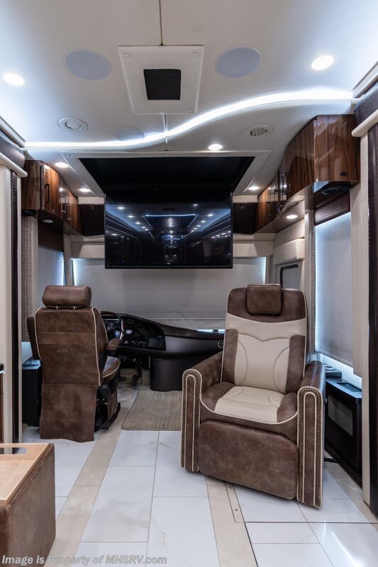 Used 2021 Foretravel Realm Presidential LVMS available in Alvarado, Texas