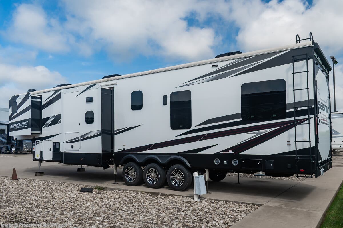 Used 2024 Jayco Seismic Luxury Series 3815 available in Alvarado, Texas