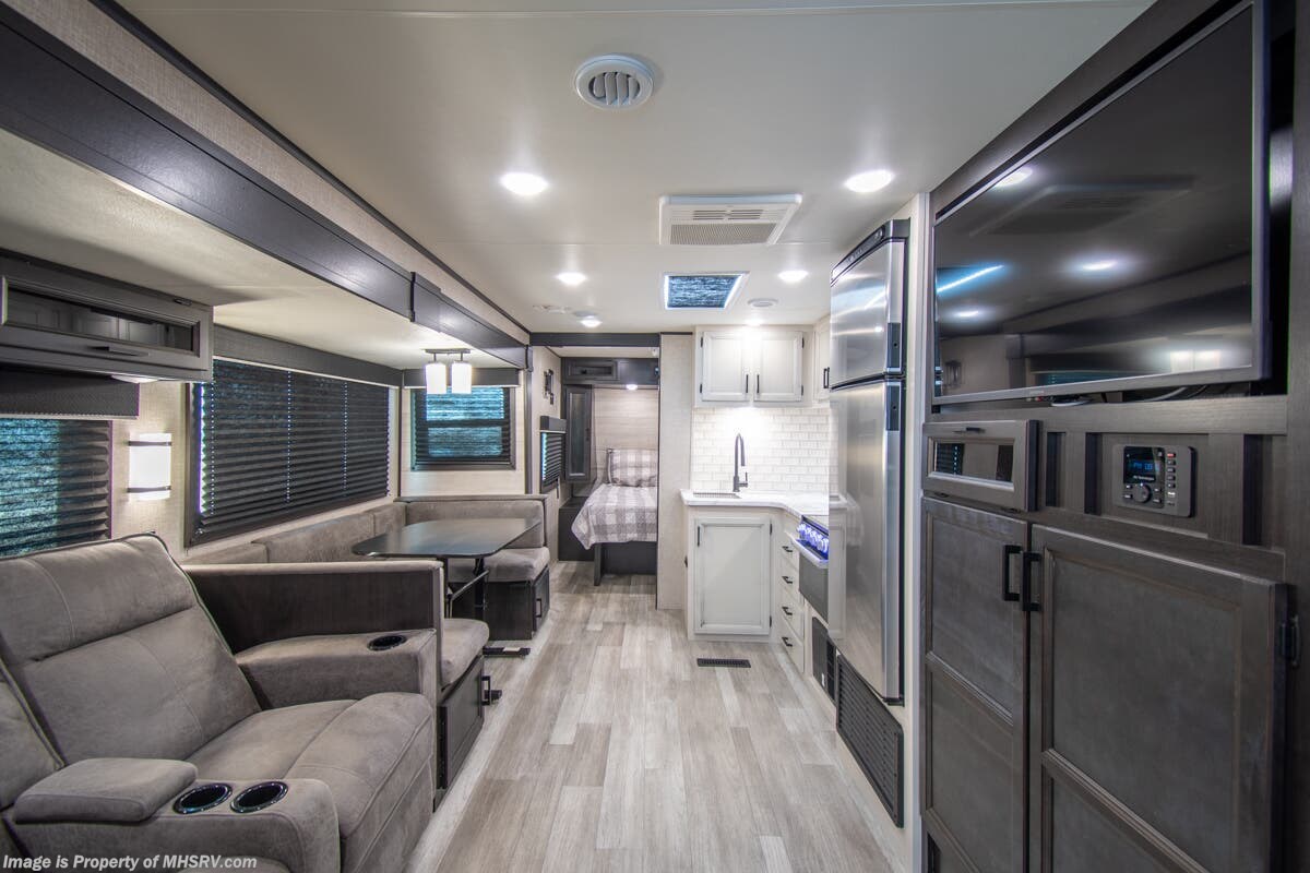 2022 Jayco Jay Flight 28BHS - Used Travel Trailer For Sale by Motor Home Specialist in Alvarado, Texas features Theater Seating