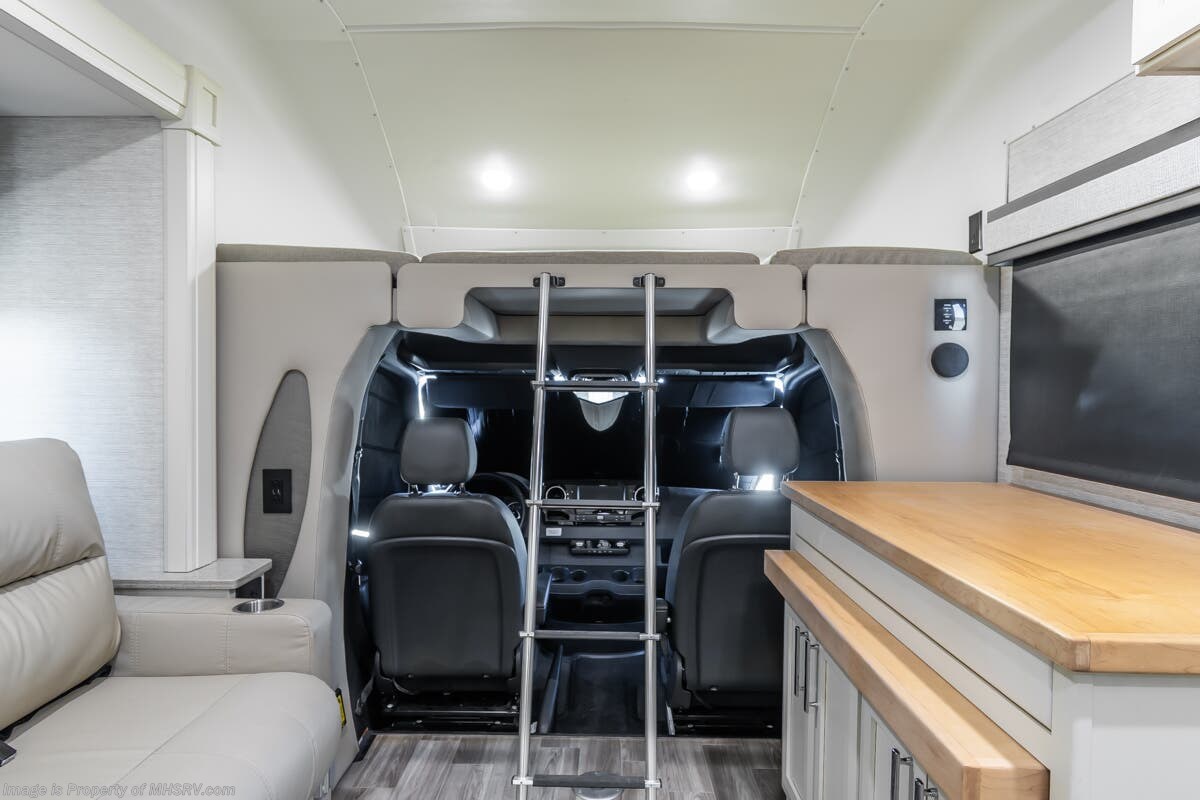 2023 Wayfarer 25JW by Tiffin from Motor Home Specialist in Alvarado, Texas