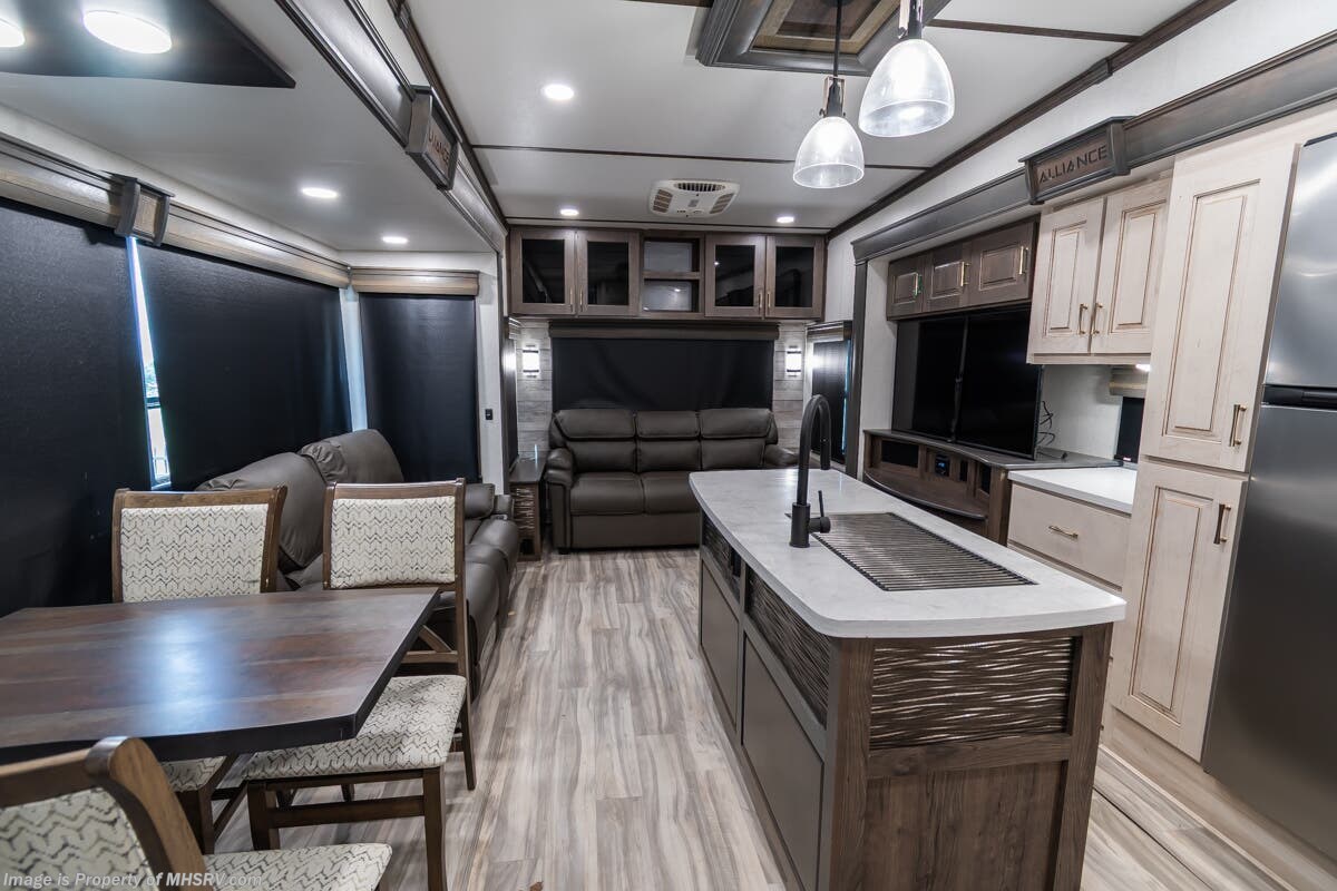 2022 Alliance RV Paradigm 295MK - Used Fifth Wheel For Sale by Motor Home Specialist in Alvarado, Texas