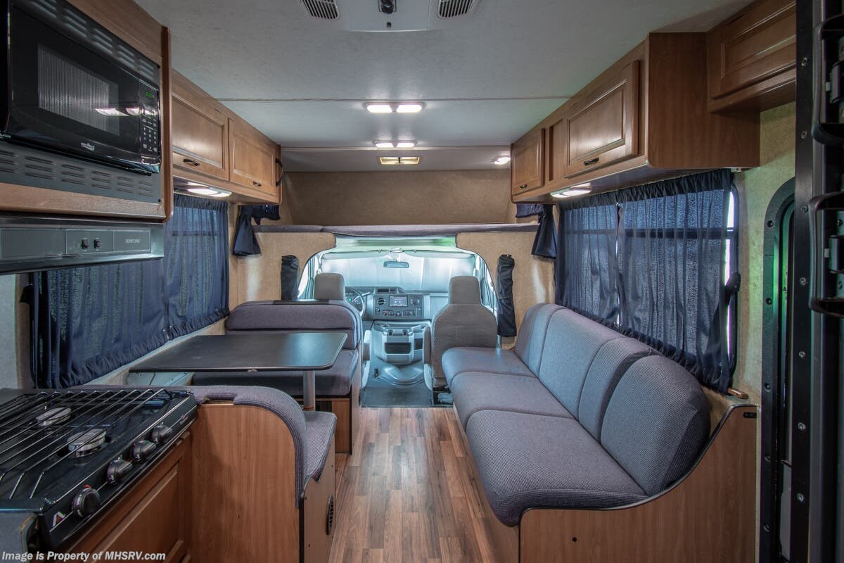 2017 Thor Motor Coach Majestic 28A - Used Class C For Sale by Motor Home Specialist in Alvarado, Texas