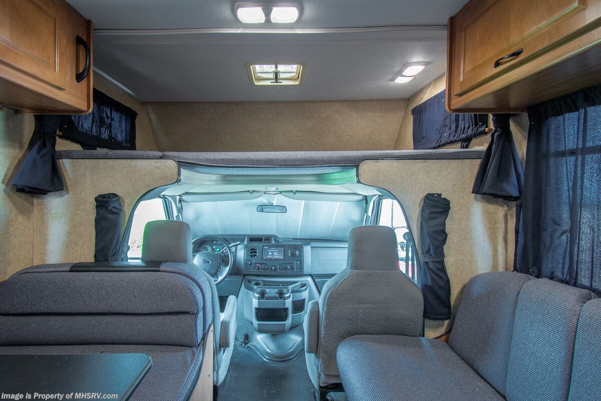 2017 Majestic 28A by Thor Motor Coach from Motor Home Specialist in Alvarado, Texas