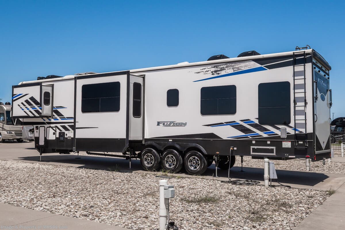 Used 2023 Keystone Fuzion 428 available in Alvarado, Texas