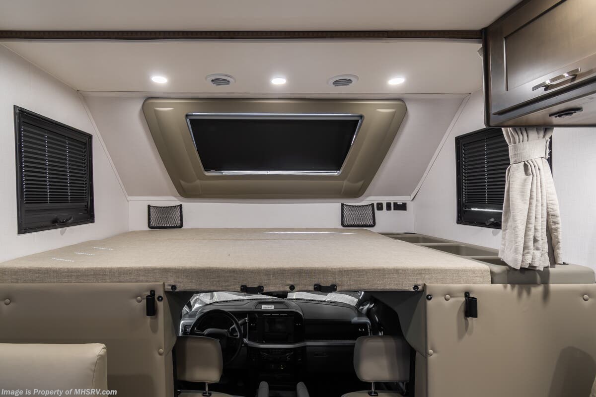 2026 Isata 6 Series 31KS by Dynamax Corp from Motor Home Specialist in Alvarado, Texas