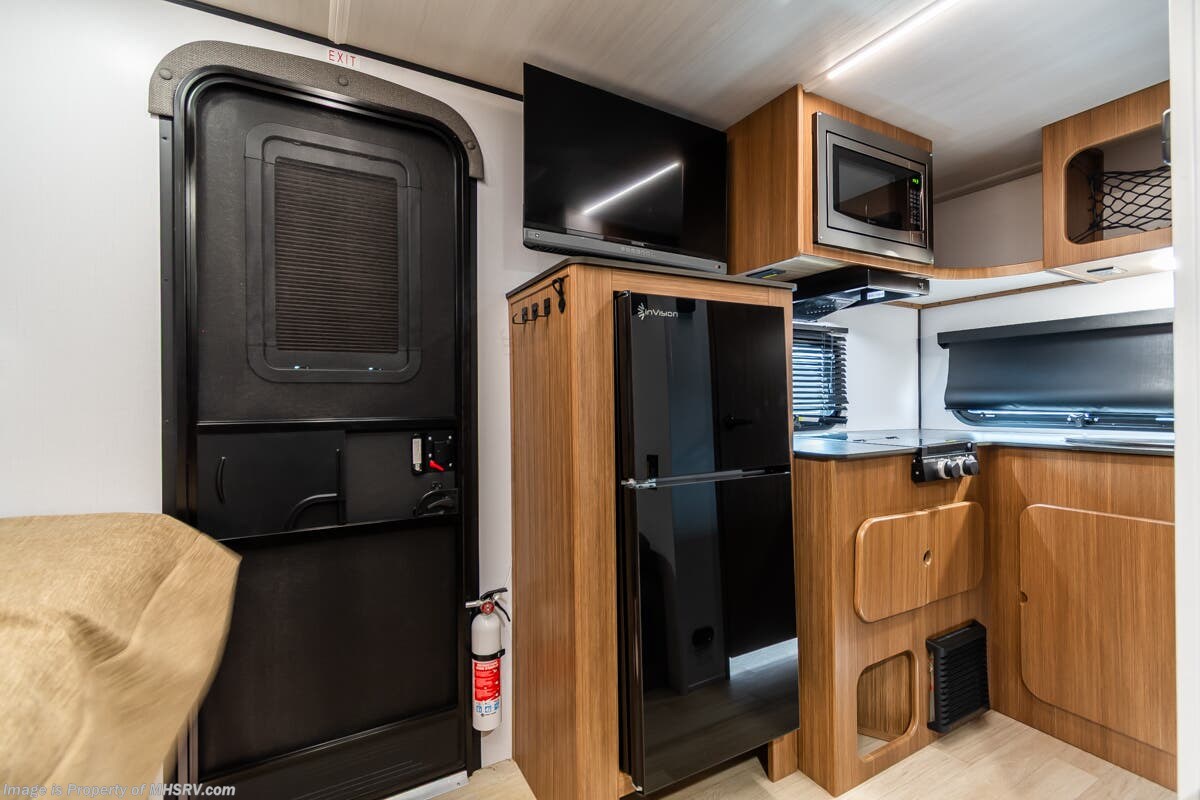 2026 Keystone Reign 13RK - Used Travel Trailer For Sale by Motor Home Specialist in Alvarado, Texas