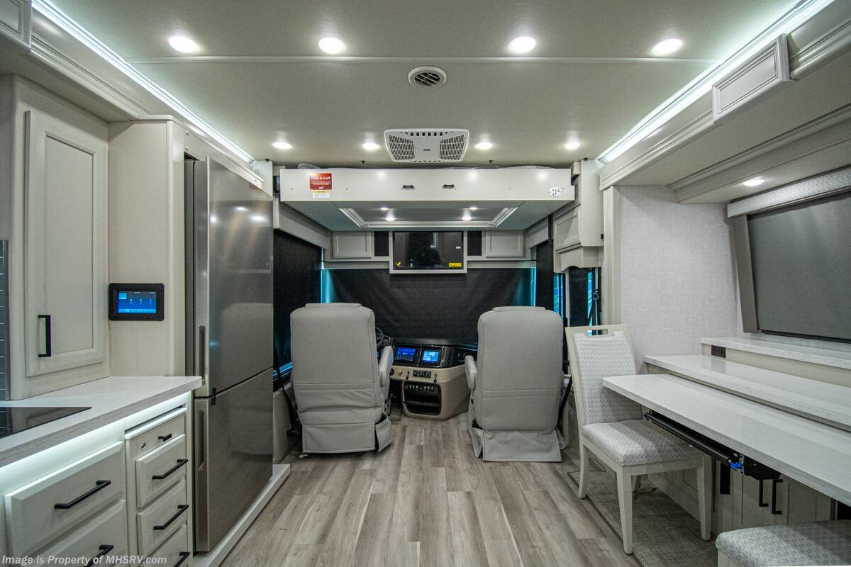 2027 Frontier 37S by Fleetwood from Motor Home Specialist in Alvarado, Texas