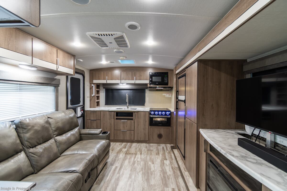 2020 Grand Design Imagine 2250RK - Used Travel Trailer For Sale by Motor Home Specialist in Alvarado, Texas
