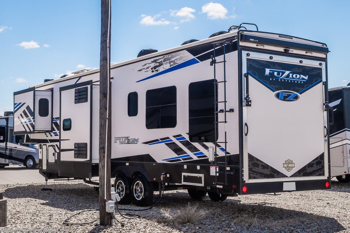 Used 2023 Keystone Fuzion 373 available in Alvarado, Texas