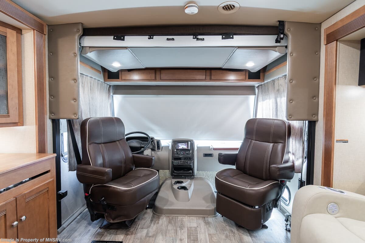 2017 Sightseer 33C by Winnebago from Motor Home Specialist in Alvarado, Texas