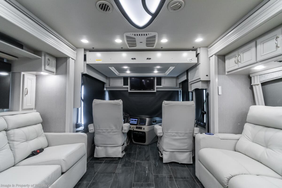 2023 Discovery 38W by Fleetwood from Motor Home Specialist in Alvarado, Texas