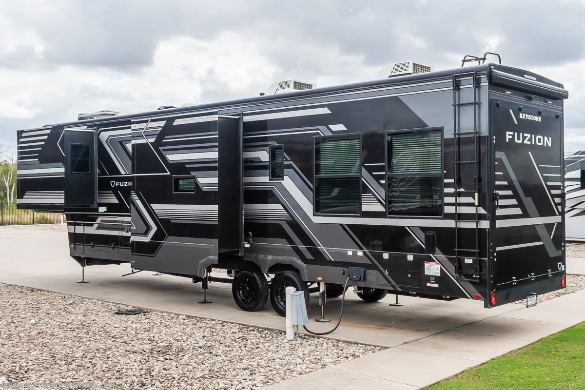 Used 2026 Keystone Fuzion 373 available in Alvarado, Texas