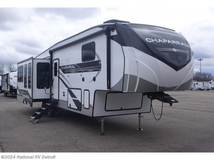 New 2022 Coachmen Chaparral 336TSIK available in Belleville, Michigan