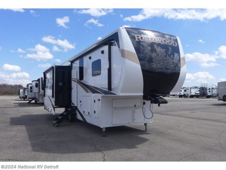New 2022 Redwood RV Redwood 3401RL available in Belleville, Michigan