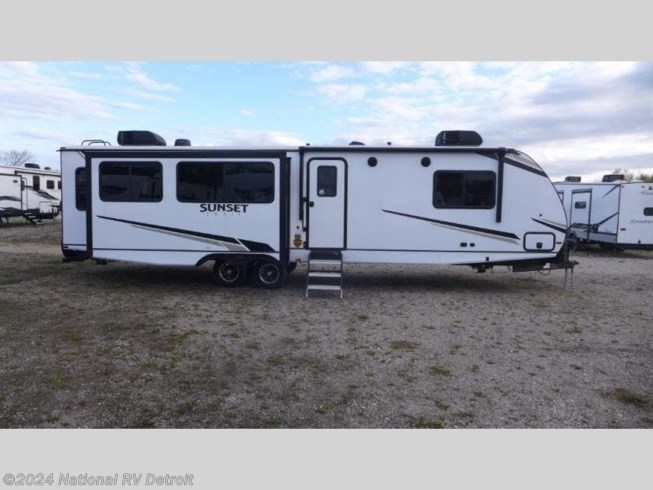 2023 Sunset Trail 330SI by CrossRoads from National RV Detroit in Belleville, Michigan