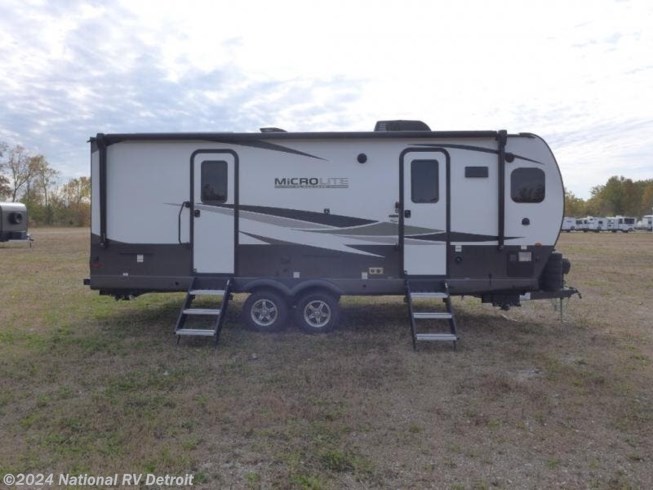 2024 Flagstaff Micro Lite 25FKBS by Forest River from National RV Detroit in Belleville, Michigan