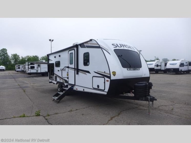 New 2024 CrossRoads Sunset Trail SS222RB available in Belleville, Michigan