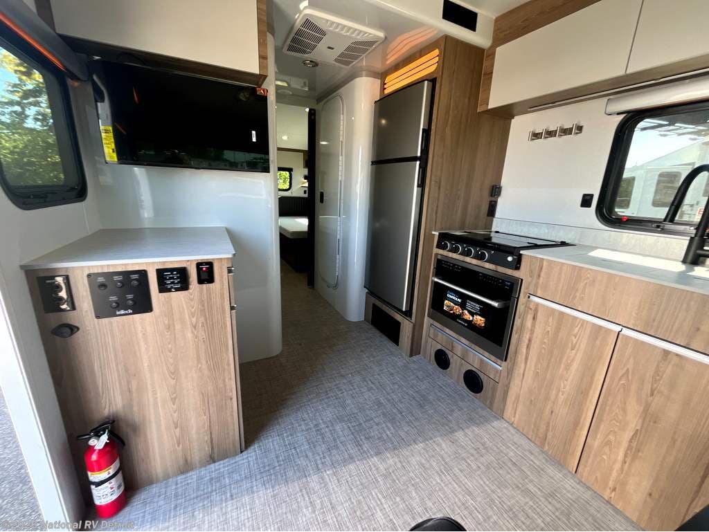 New 2027 inTech Aucta Willow available in Belleville, Michigan