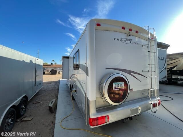 2006 R-Vision Trail Lite B-Plus 285 - Used Class B+ For Sale by Norris RV in Casa Grande, Arizona features CO Detector, Queen Bed, LP Detector, Generator, Converter