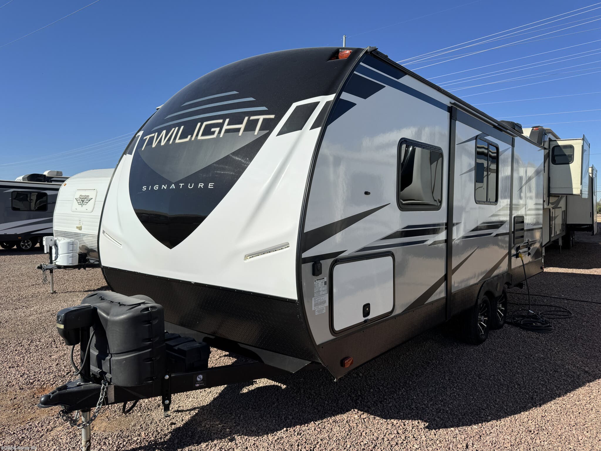 2022 Cruiser RV Twilight TWS2100 - Used Travel Trailer For Sale by Norris RV in Casa Grande, Arizona features Water Heater, Kitchen Sink, LP Detector, Medicine Cabinet, Electric Jack