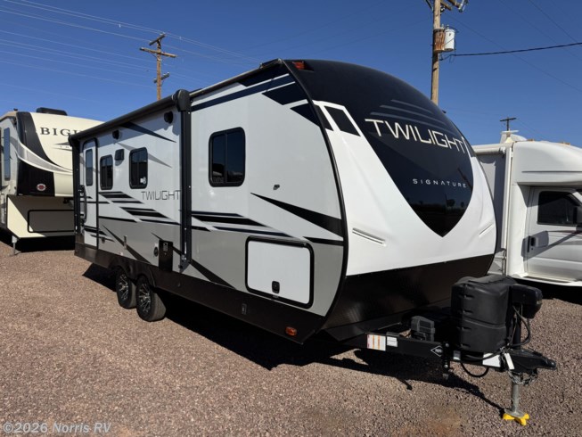 2022 Cruiser Twilight Signature