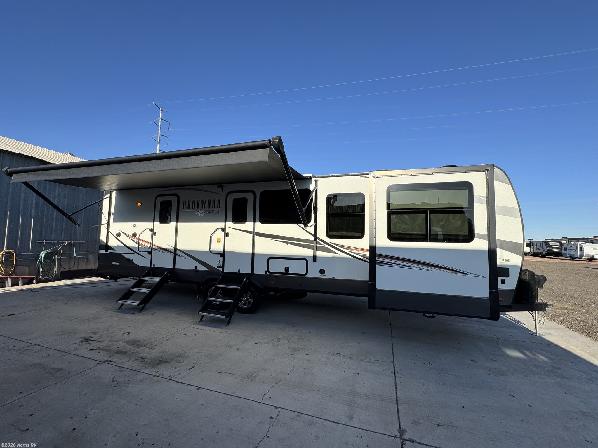 2022 Forest River Rockwood Signature 8324SB - Used Travel Trailer For Sale by Norris RV in Casa Grande, Arizona features LP Detector, Furnace, Recliner(s), Batteries, Fire Extinguisher