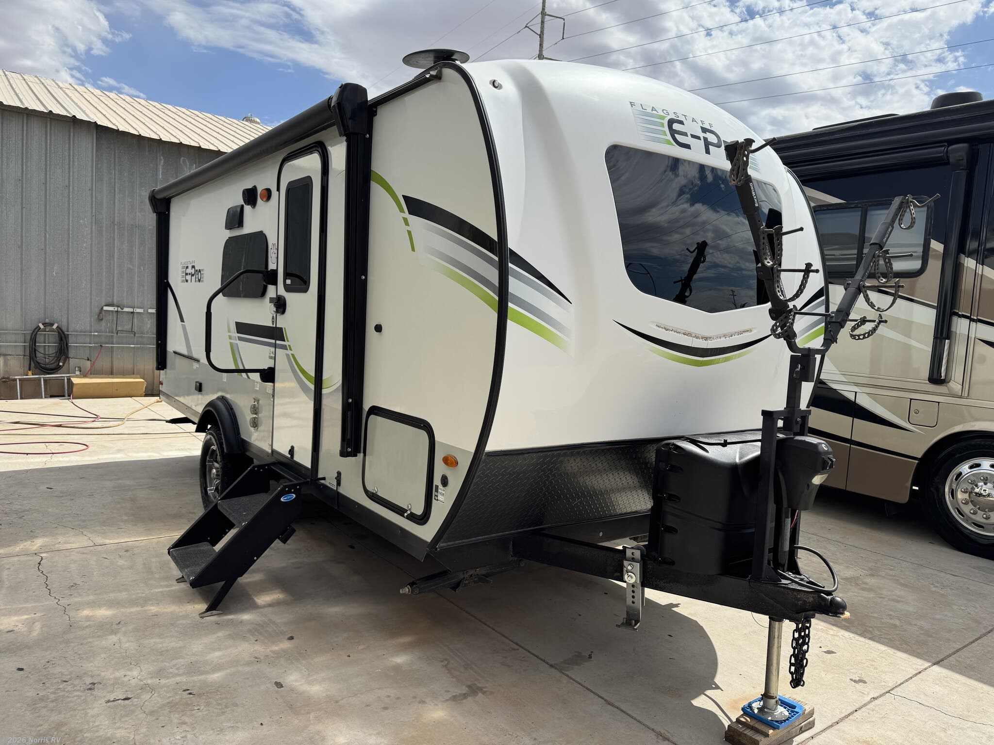 2022 Forest River Flagstaff E-Pro 20BHS - Used Travel Trailer For Sale by Norris RV in Casa Grande, Arizona features Oven, Inverter, Power Awning, Microwave, Fire Extinguisher