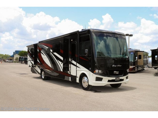 Used 2021 Newmar Bay Star available in Fort Myers, Florida