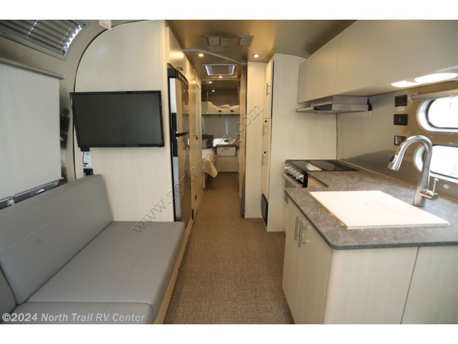 2023 Airstream Flying Cloud 27FB - New Travel Trailer For Sale by North Trail RV Center in Fort Myers, Florida