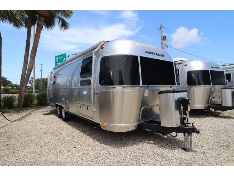 New 2024 Airstream Flying Cloud 27FB available in Fort Myers, Florida