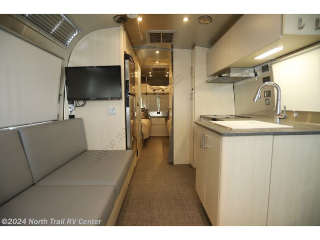 2024 Airstream Flying Cloud 25FB - New Travel Trailer For Sale by North Trail RV Center in Fort Myers, Florida