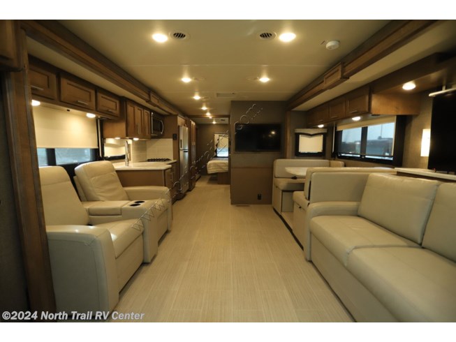 2022 Challenger 35MQ by Thor Motor Coach from North Trail RV Center in Fort Myers, Florida