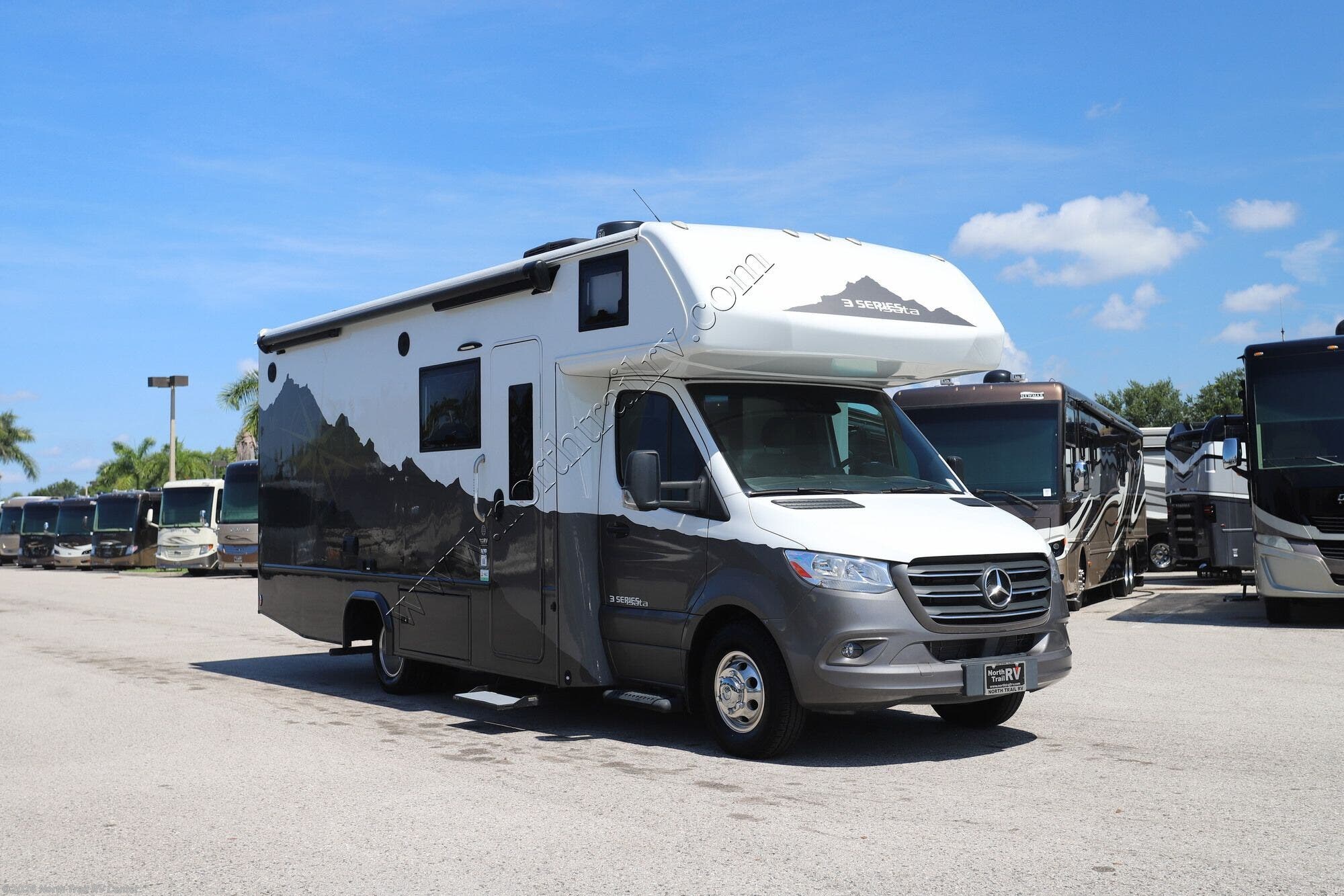 2025 Dynamax Corp Isata 3 24SSSFXM - New Class C For Sale by North Trail RV Center in Fort Myers, Florida