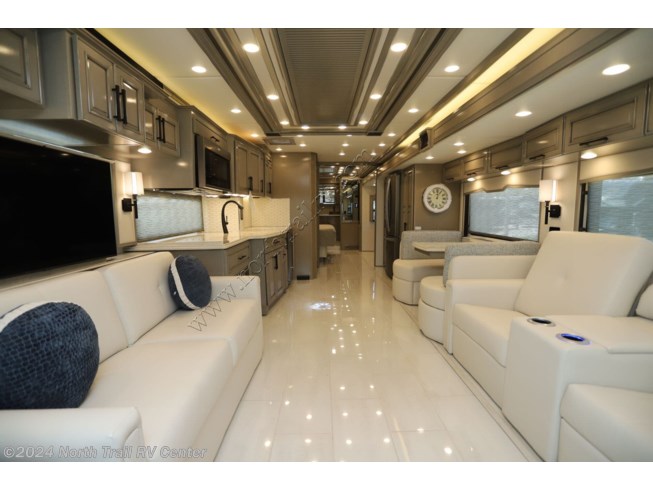 2025 London Aire 4595 by Newmar from North Trail RV Center in Fort Myers, Florida